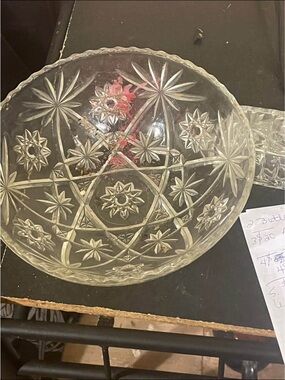 Anchor Hawking Cut Glass Serving Bowl with Starburst Motif - Clear